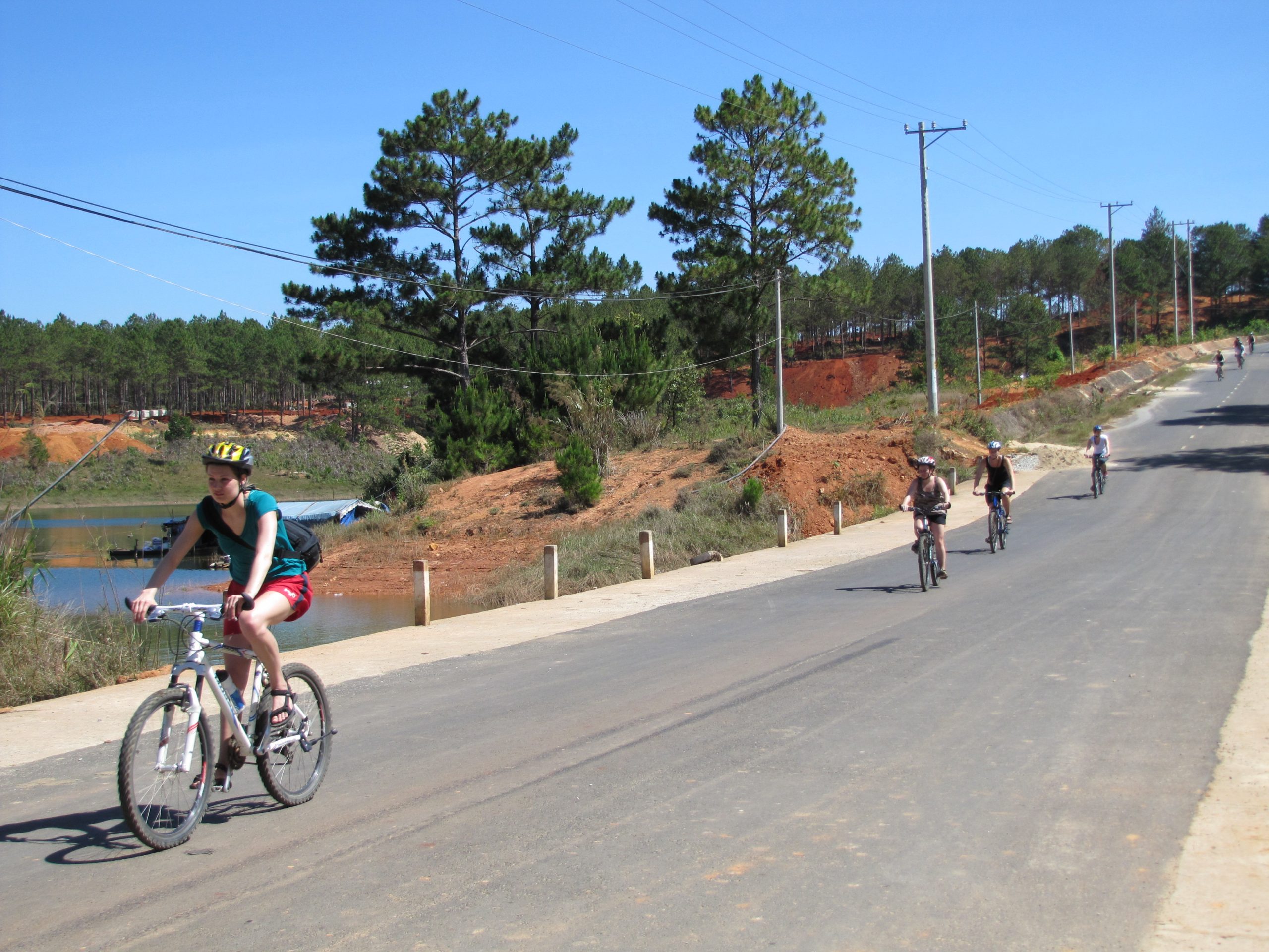1735181948_journey-by-bicycle-from-da-lat-to-nha-trang-and-vung-tau (12).jpg